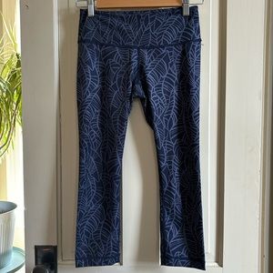 Lululemon size 4 cropped leggings